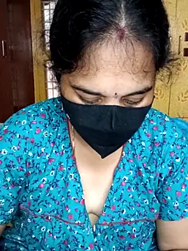 Snapshot of maduri__ chatting on 02.25.26 maduri online show from 02.25.26