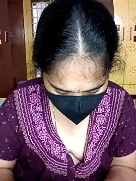 Snapshot of maduri__ chatting on 02.28.26 maduri online show from 02.28.26