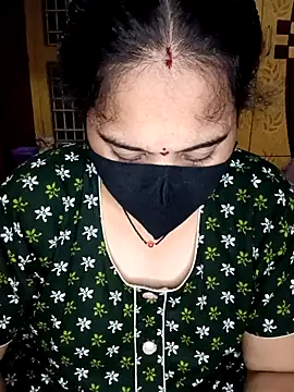 Snapshot of maduri__ chatting on 03.25.26 maduri online show from 03.25.26