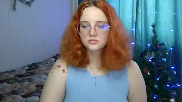 Snapshot of Love_Elixir chatting on 12.19.25 Love Elixir online show from 12.19.25