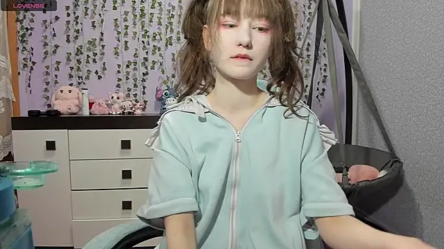 Snapshot of Yoonhee_ki chatting on 05.10.26 Yoonhee ki online show from 05.10.26