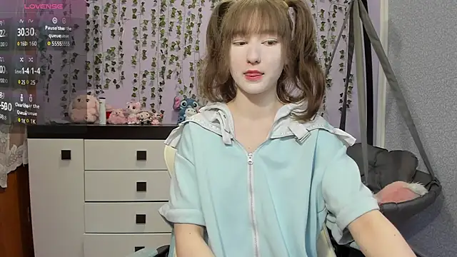 Snapshot of Yoonhee_ki chatting on 05.12.26 Yoonhee ki online show from 05.12.26