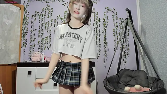 Snapshot of Yoonhee_ki chatting on 05.17.26 Yoonhee ki online show from 05.17.26