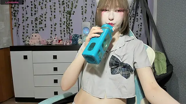 Snapshot of Yoonhee_ki chatting on 06.15.26 Yoonhee ki online show from 06.15.26
