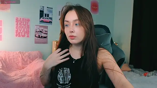 Snapshot of fallin_lovee chatting on 01.07.26 fallin lovee online show from 01.07.26