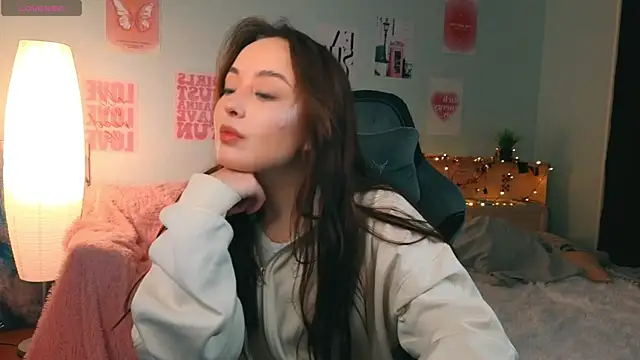 Snapshot of fallin_lovee chatting on 01.11.26 fallin lovee online show from 01.11.26