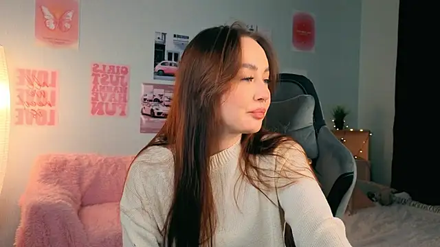 Snapshot of fallin_lovee chatting on 02.08.26 fallin lovee online show from 02.08.26