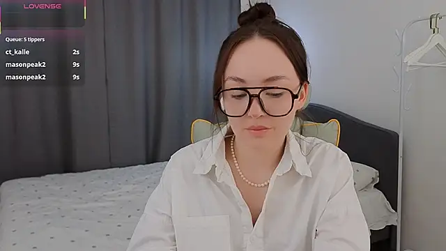 Snapshot of fallin_lovee chatting on 03.07.26 fallin lovee online show from 03.07.26