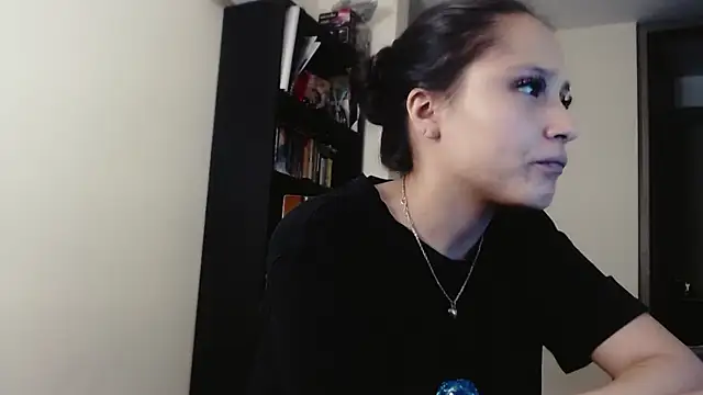Agatha Dubois4  online show from 04.23.26