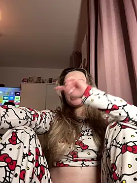 Snapshot of LilyLuck_ chatting on 12.23.25 LilyLuck online show from 12.23.25