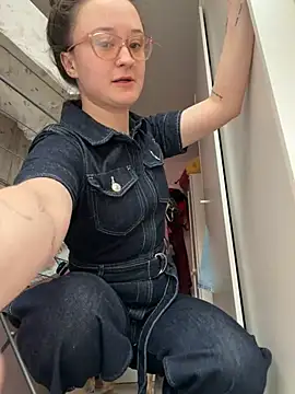 Snapshot of LilyLuck_ chatting on 03.23.26 LilyLuck online show from 03.23.26