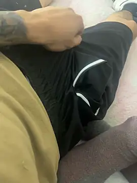 Snapshot of mamitasirena chatting on 12.18.25 mamitasirena online show from 12.18.25