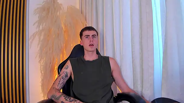 SpaceBoy1 online show from 03.12.26