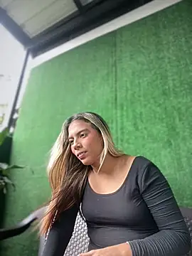 MiaSizzle online show from 03.05.26