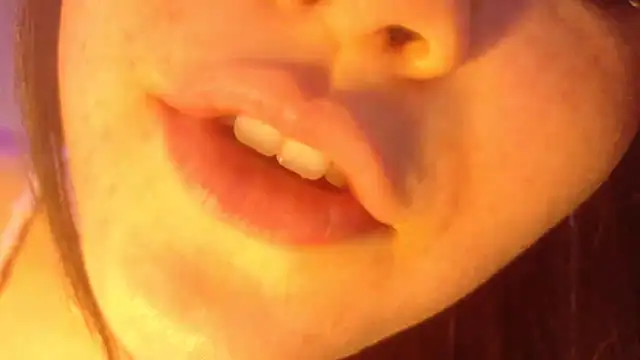 Snapshot of luvvivii chatting on 02.02.26 luvvivii online show from 02.02.26