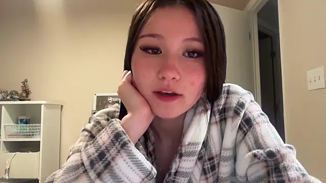 luvvivii online show from 05.13.26