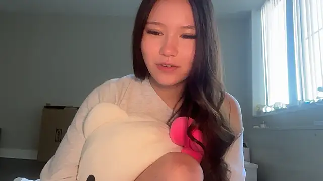 Snapshot of luvvivii chatting on 06.04.26 luvvivii online show from 06.04.26