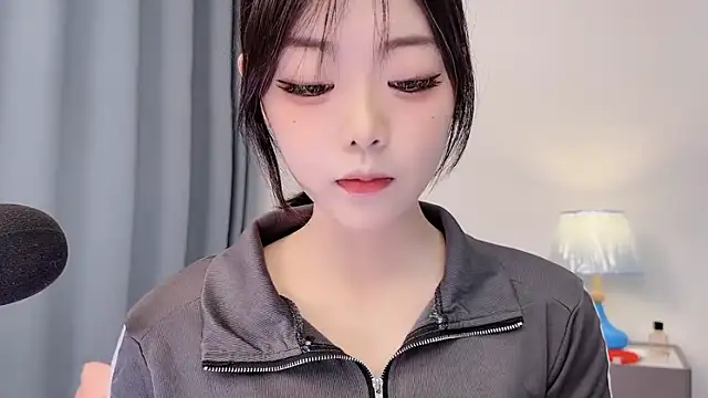 smalldaisy online show from 04.30.26