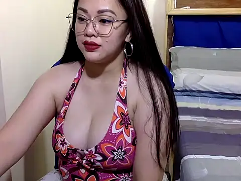 Snapshot of celine_margo chatting on 04.21.26 celine margo online show from 04.21.26
