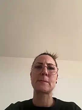 gatita07 online show from 12.22.25