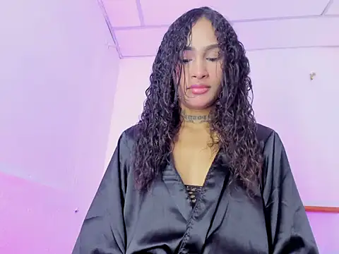 Snapshot of lyanablucs1 chatting on 12.20.25 lyanablucs1 online show from 12.20.25