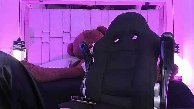 Charlotteinpole online show from 01.19.26