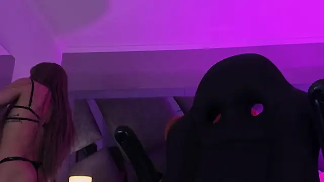 Charlotteinpole online show from 03.17.26