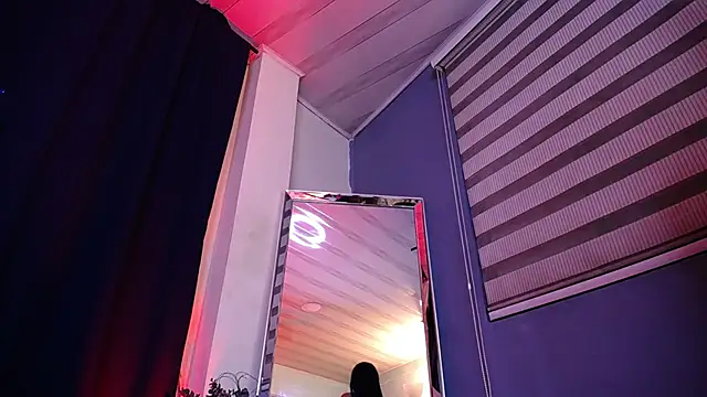 Emilyy05  online show from 02.13.26