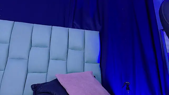 Emilyy05  online show from 04.29.26
