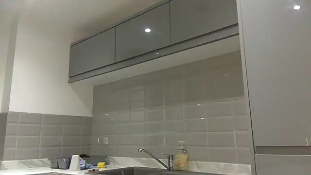 Snapshot of SnowBunnie97 chatting on 12.20.25 SnowBunnie97 online show from 12.20.25