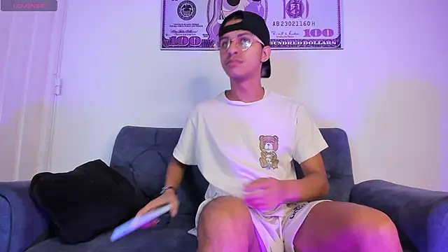 Victor LatinBoy online show from 04.21.26