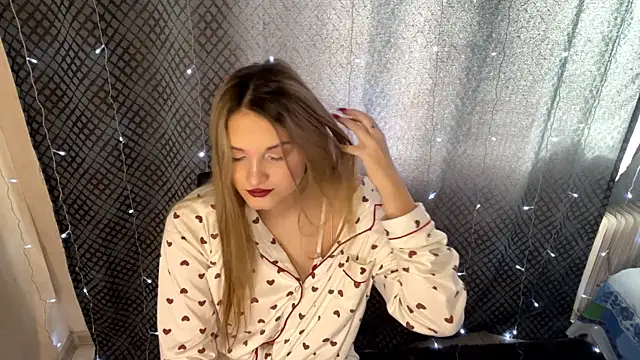 Snapshot of EmllyLighty chatting on 01.18.26 EmllyLighty online show from 01.18.26