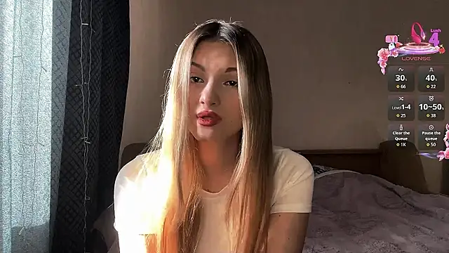 Snapshot of EmllyLighty chatting on 02.11.26 EmllyLighty online show from 02.11.26