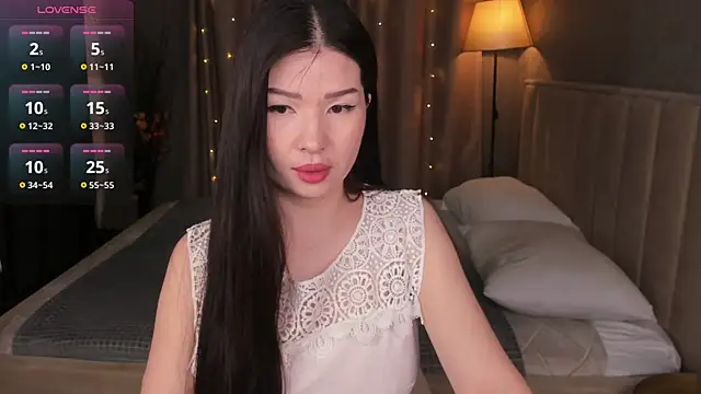 Snapshot of Lea_Apple chatting on 05.18.26 Lea Apple online show from 05.18.26