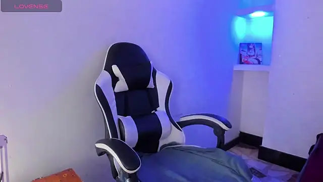 ashley-17 online show from 03.06.26