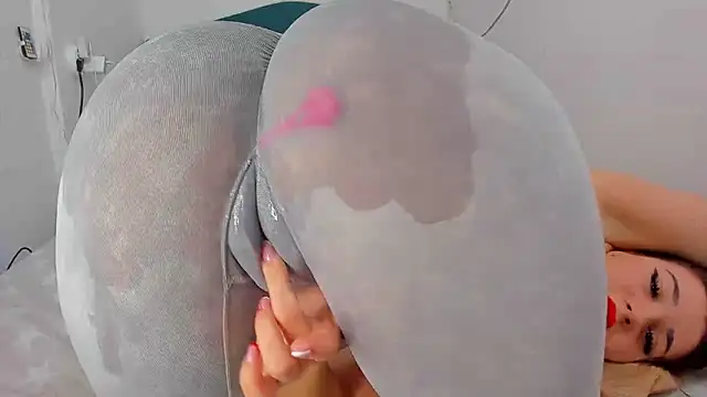 Snapshot of RedAssHottie chatting on 02.16.25 RedAssHottie online show from 02.16.25