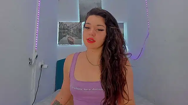 Snapshot of RedAssHottie chatting on 03.13.25 RedAssHottie online show from 03.13.25