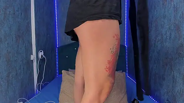 Snapshot of RedAssHottie chatting on 09.12.25 RedAssHottie online show from 09.12.25