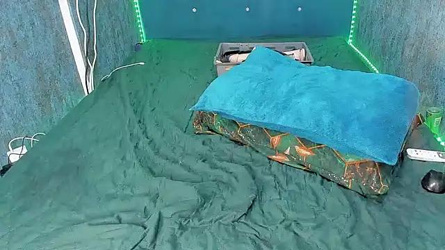 Snapshot of RedAssHottie chatting on 10.15.25 RedAssHottie online show from 10.15.25