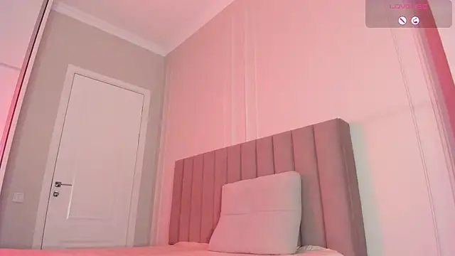 Snapshot of mei_lean chatting on 02.26.26 mei lean online show from 02.26.26