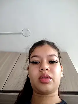 Snapshot of Arimonroee chatting on 04.16.26 Arimonroee online show from 04.16.26