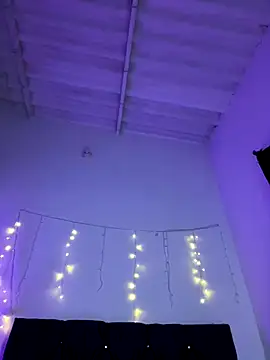 Alisson carolina21 online show from 12.21.25