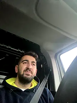 Snapshot of akindrv1 chatting on 12.22.25 akindrv1 online show from 12.22.25