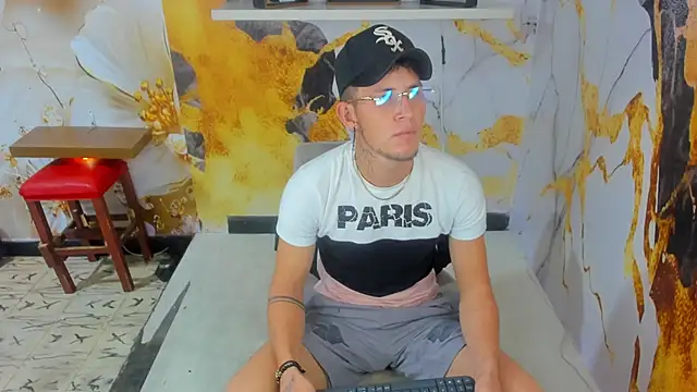 Chuck LatinBoy online show from 12.21.25