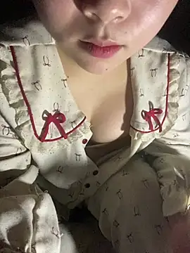 Snapshot of lili-roze chatting on 04.10.26 lili-roze online show from 04.10.26