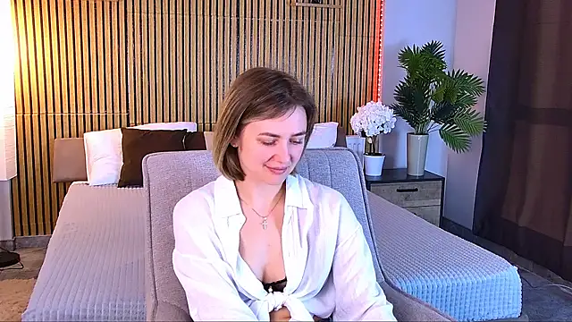 EmeraldGlow online show from 04.28.26