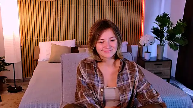 EmeraldGlow online show from 06.12.26