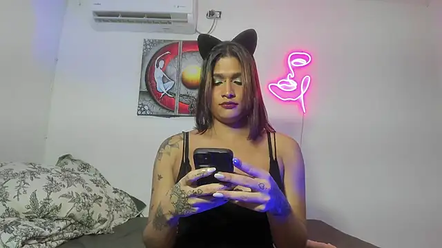 Snapshot of Maya_Nova chatting on 01.09.26 Maya Nova online show from 01.09.26