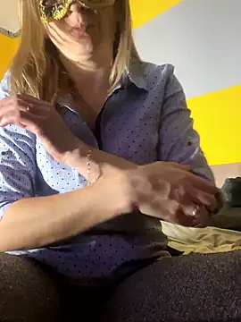 SexyMamiVee online show from 01.10.26