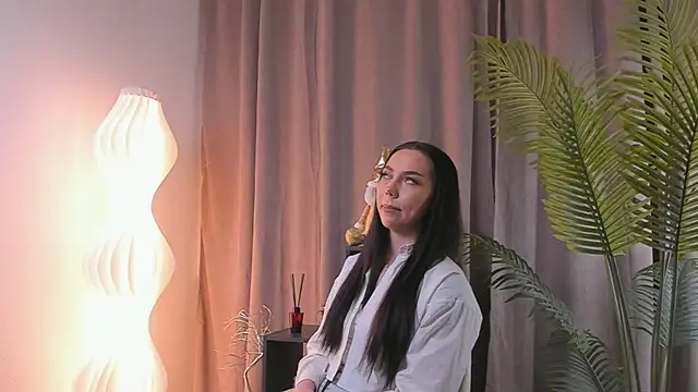 MamieHatchett online show from 12.22.25